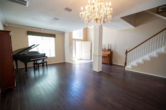 Living and dining room off entry way | Image 4