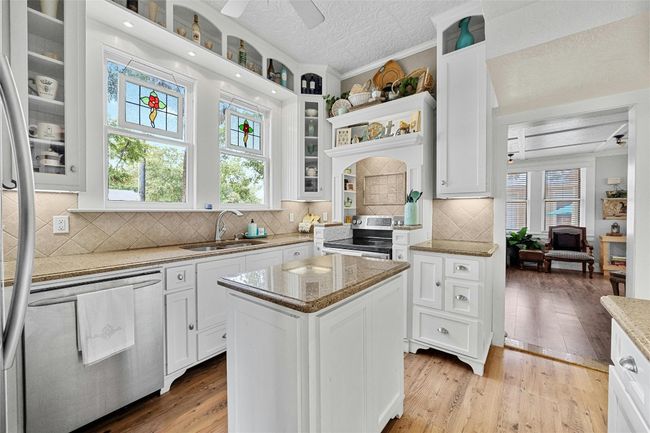 622 W 7 Th St, House other with 4 bedrooms, 3 bathrooms and null parking in Taylor TX | Image 10