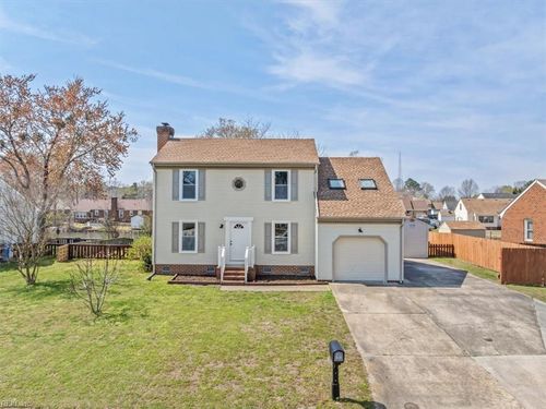 828 Cranston Dr, Chesapeake, VA, 23320-2962 | Card Image