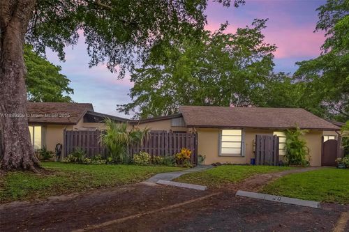 3-28-137 Essex Rd, Hollywood, FL, 33024-1334 | Card Image