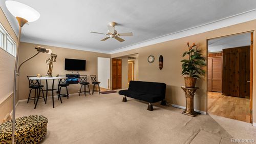 2030 Orpington Dr, TROY, MI, 48083-5671 | Card Image