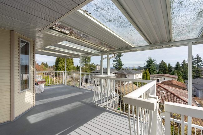 8166 11 Th Avenue, House other with 8 bedrooms, 5 bathrooms and 2 parking in Burnaby BC | Image 31