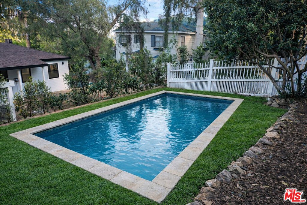Residential in Beverly Hills 4