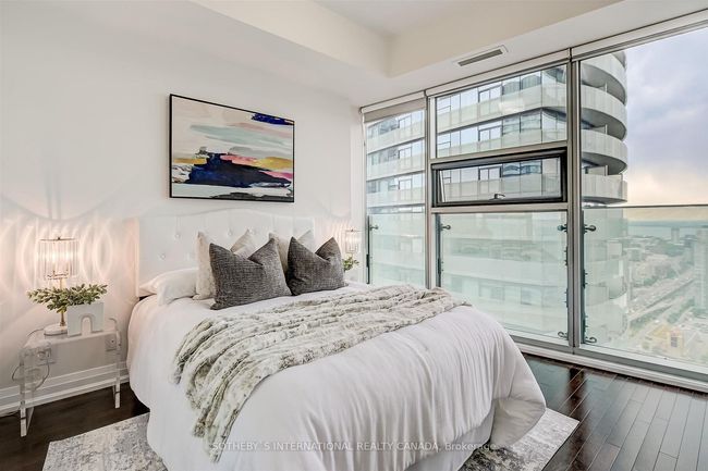 4706 - 14 York St, Condo with 2 bedrooms, 1 bathrooms and null parking in Toronto ON | Image 13