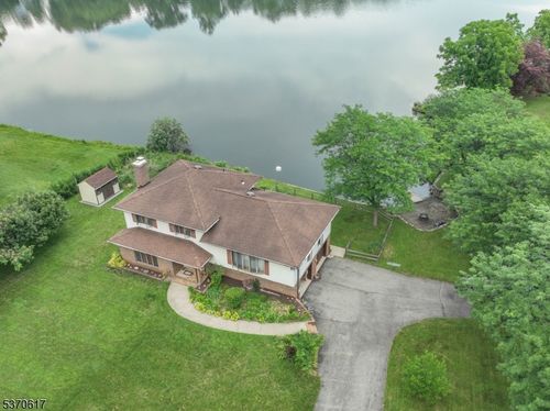 18 Valley Dr W, Glenwood, NJ, 07418-1813 | Card Image