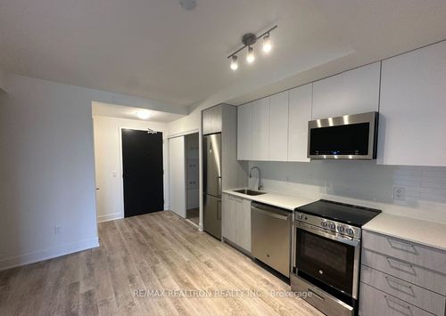 414-185 Deerfield Rd, Newmarket, ON, L3Y0G7 | Card Image
