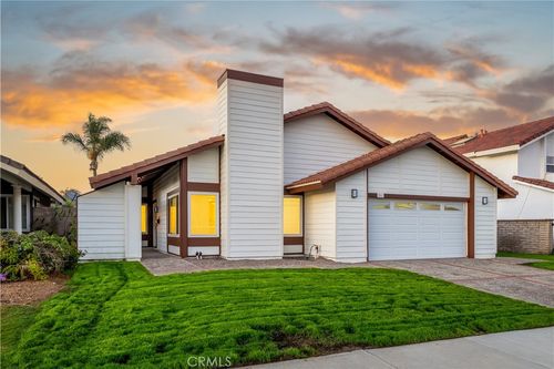 8861 Dorsett Dr, Huntington Beach, CA, 92646-7150 | Card Image