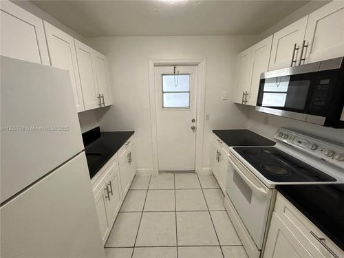 apt-8-5600 Nw 15th St, Lauderhill, FL, 33313-5460 | Card Image