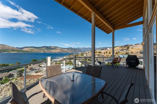 106 Eldorado Pl, Chelan, WA, 98816-9501 | Card Image