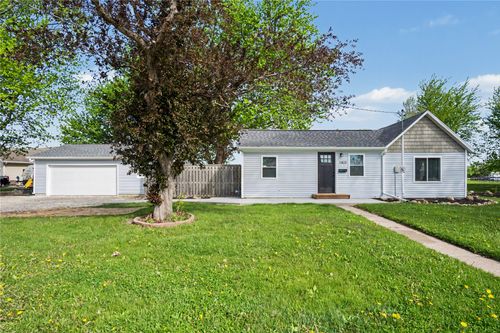 1403 West 3rd St, Vinton, IA, 52349 | Card Image