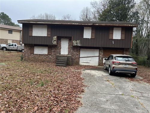 5827 Christopher Ln, Lithonia, GA, 30058-5615 | Card Image