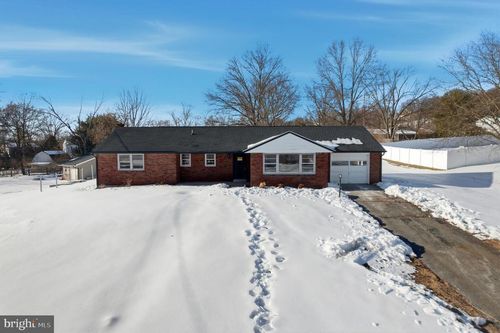 1411 N Adams St, POTTSTOWN, PA, 19464-2458 | Card Image