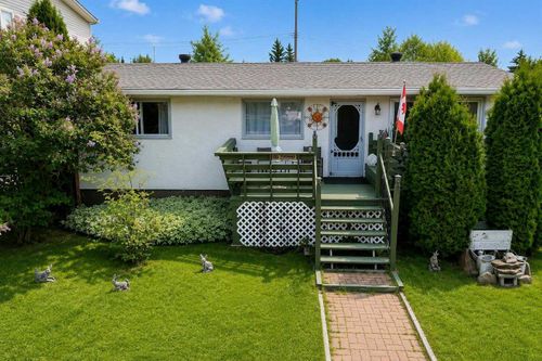 1121 56 St, Edson, AB, T7E1H8 | Card Image