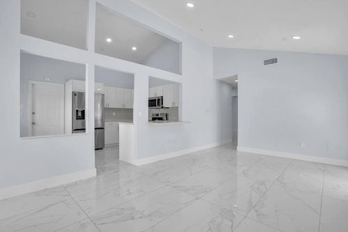 8389 Rural Ln, Boca Raton, FL, 33433-7638 | Card Image
