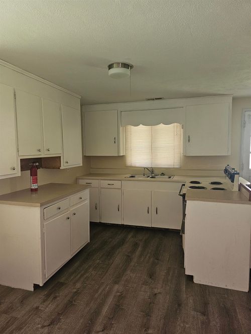 2336 W Croft Cir, spartanburg, SC, 29302-3080 | Card Image