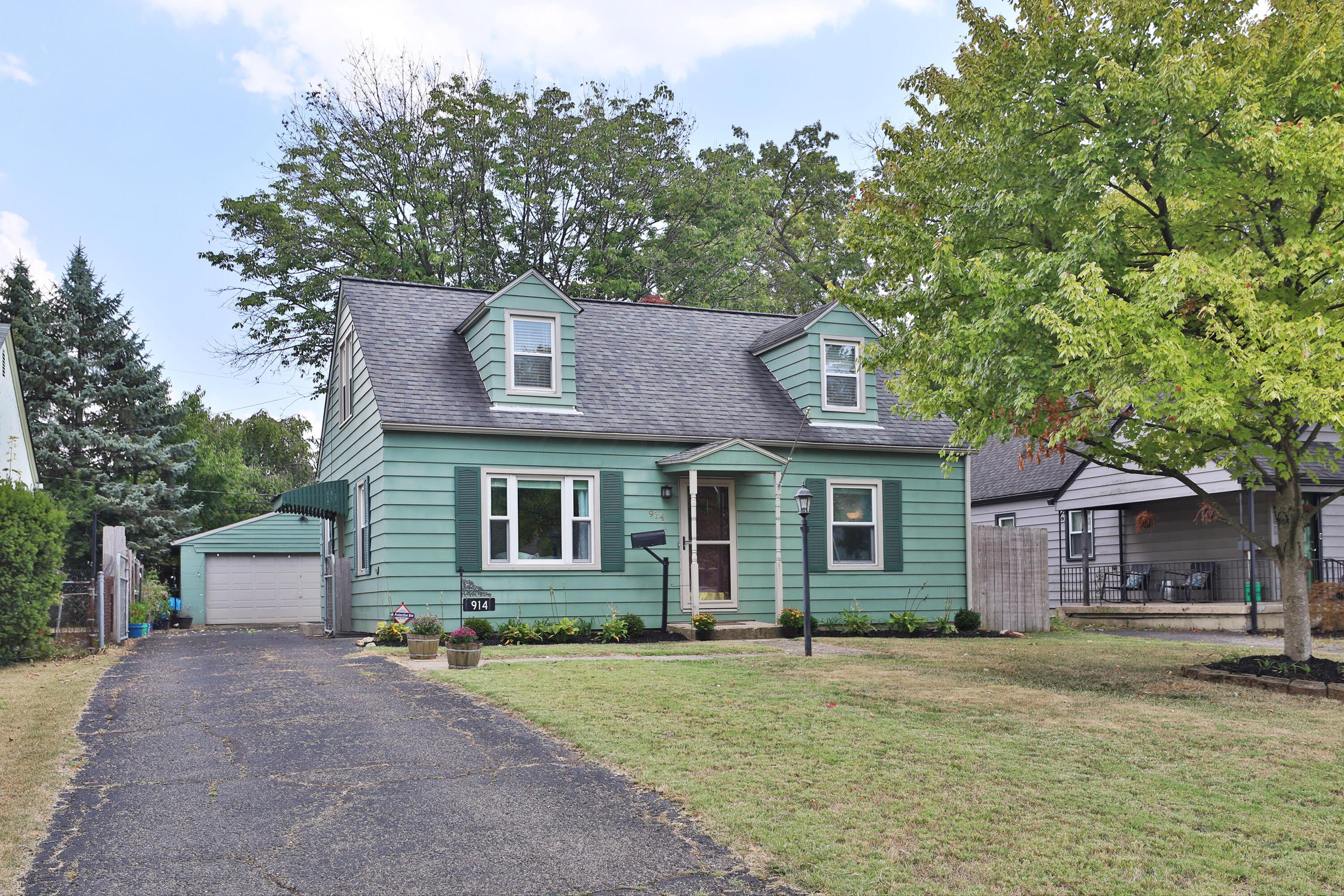 Broadleigh Rd, Columbus, OH 43209