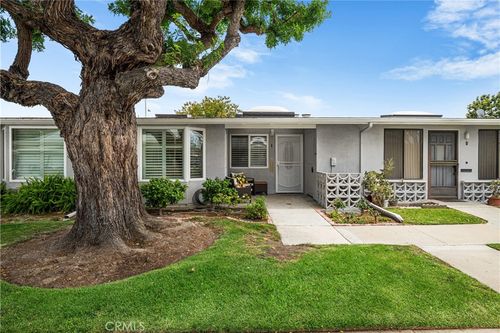 29e-13701 Alderwood Ln, Seal Beach, CA, 90740-3927 | Card Image