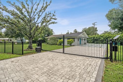 1301 Alicia Ave, TAMPA, FL, 33604-6405 | Card Image