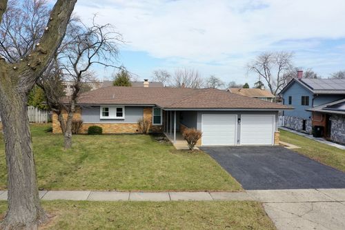 76 Grange Rd, Elk Grove Village, IL, 60007-3909 | Card Image