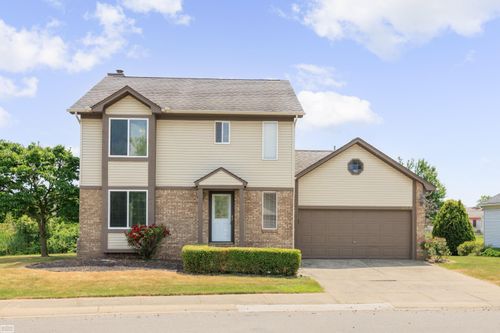 46395 Greenbriar Dr, Chesterfield, MI, 48051-2868 | Card Image