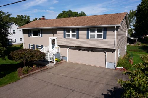 31 Amherst St, Wethersfield, CT, 06109-1902 | Card Image