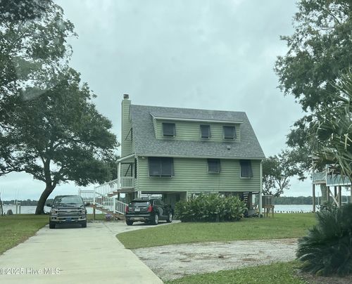 157 S River Dr, Beaufort, NC, 28516-9764 | Card Image