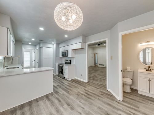 810 Serenade Ln, Richardson, TX, 75081-4425 | Card Image