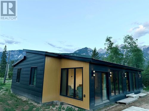 4851 Willow Pl, Fairmont Hot Springs, BC, V0B1L1 | Card Image