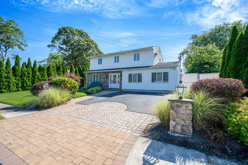 29 Selden Blvd, Centereach, NY, 11720-3327 | Card Image