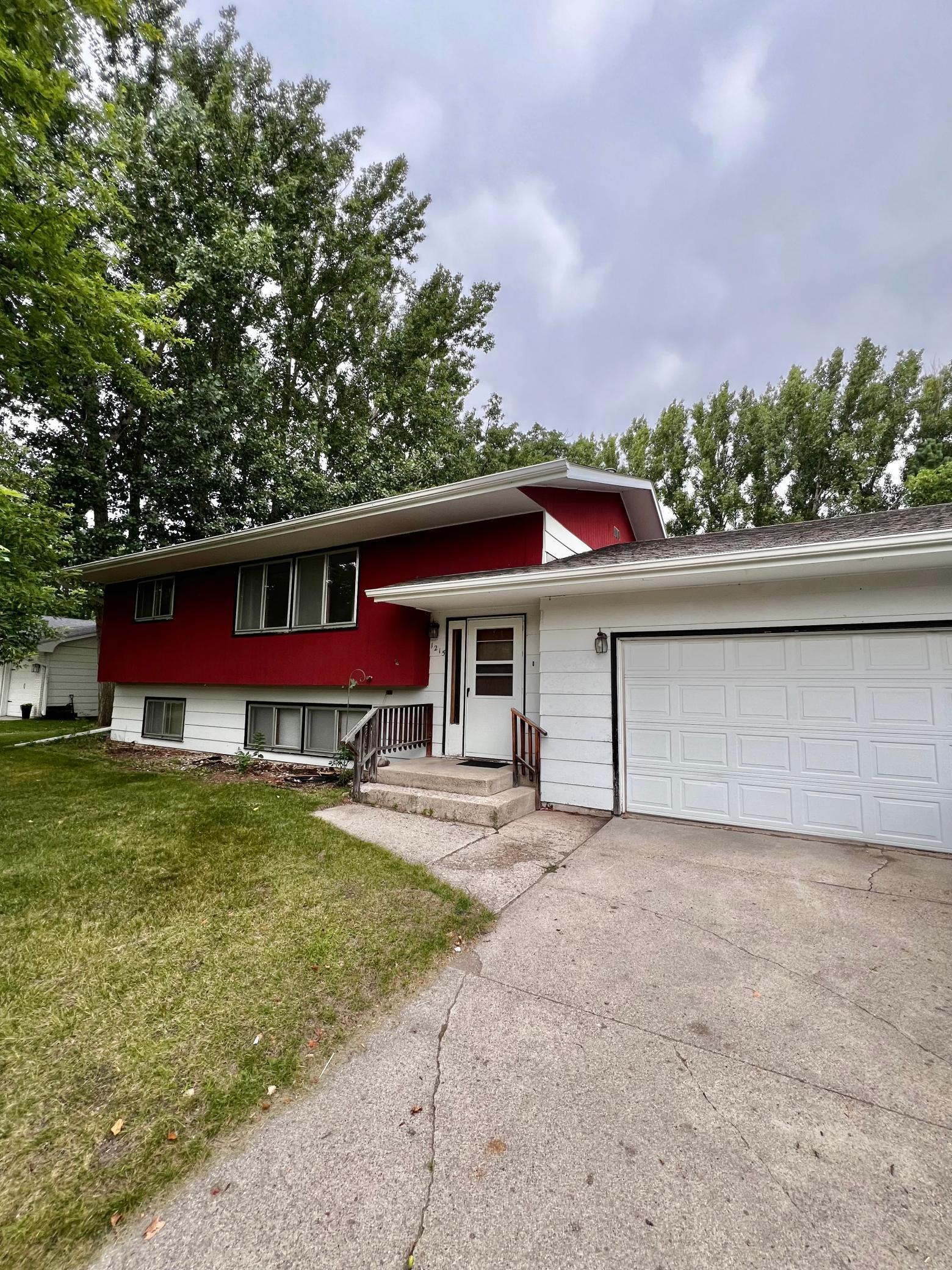 Edgewood Dr, Thief River Falls, MN 56701