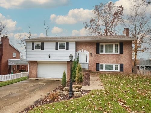 2818 Autumnwood Dr, Glenshaw, PA, 15116-1506 | Card Image