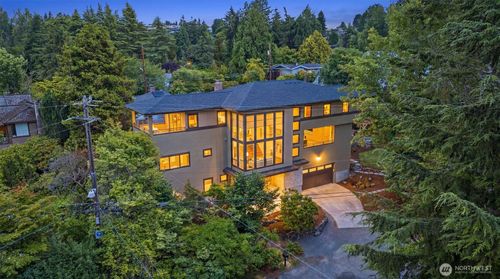 9528 28th Ave Nw, Seattle, WA, 98117-2609 | Card Image