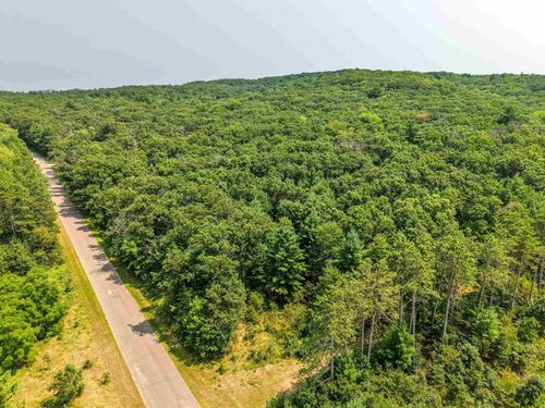 000 E Pine Creek Rd, Black River Falls, WI, 54615 | Card Image