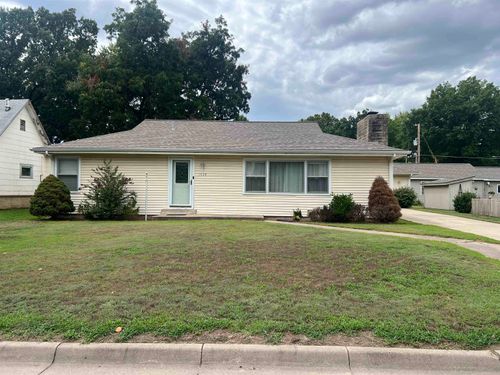 1529 N 3rd St, Arkansas City, KS, 67005-1527 | Card Image