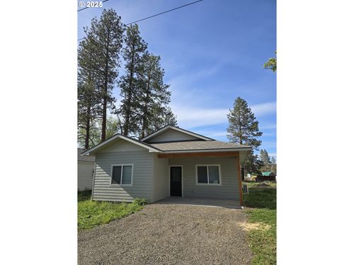 707 Couch Ave, Wallowa, OR, 97885-7190 | Card Image