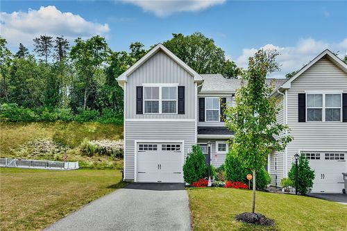 238 Smith Ln, Beaver Falls, PA, 15010-1318 | Card Image
