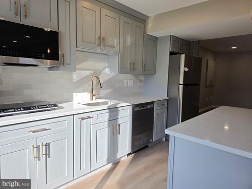 3027 Landing Eagle Ct, Woodbridge, VA, 22191-6119 | Card Image