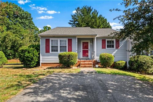 3663 Heathrow Dr, Winston-Salem, NC, 27127-4623 | Card Image