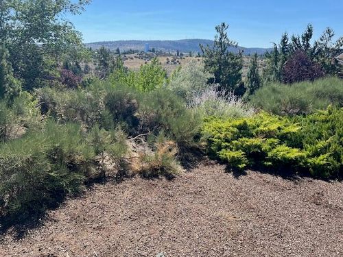1600 Ridgecrest Dr, Klamath Falls, OR, 97601-1575 | Card Image
