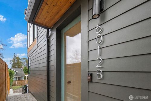 6012 35th Ave Ne, Seattle, WA, 98115 | Card Image