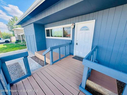 1503 N Carlton Ave, Farmington, NM, 87401-2417 | Card Image