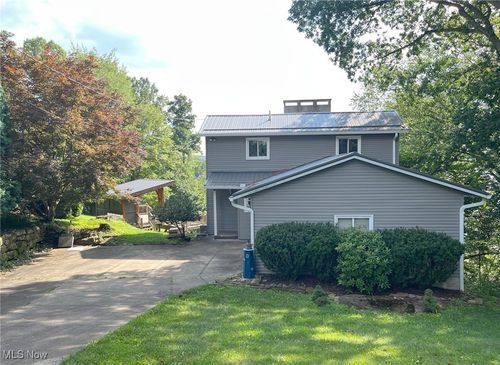 39 Pueblo Trl, Malvern, OH, 44644-9528 | Card Image