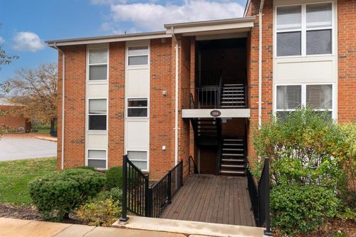 302-1966 Hunting Lake Court, Kirkwood, MO, 63122 | Card Image