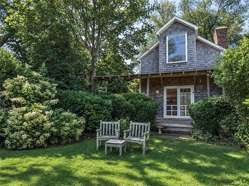 210 Ferry Rd, Saunderstown, RI, 02874-3913 | Card Image
