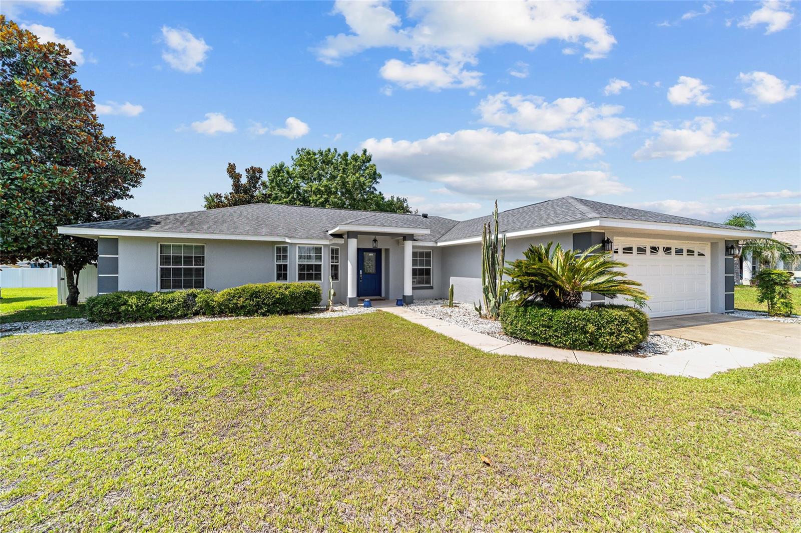 Residential in BELLEVIEW 3