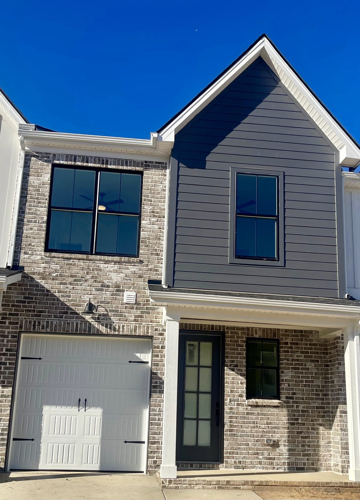 Inman Dr, Thompsons Station, TN 37179