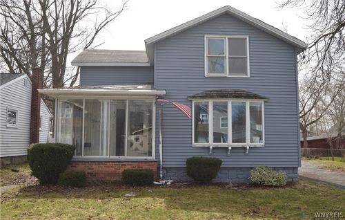 28 Minard St, Lockport, NY, 14094-4804 | Card Image