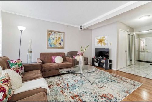 22 Sandringham Court, Brampton, ON, L6T3Z3 | Card Image