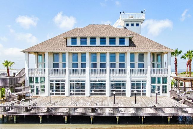 2100 E Highway 361, House other with 14 bedrooms, 15 bathrooms and null parking in Aransas Pass TX | Image 6