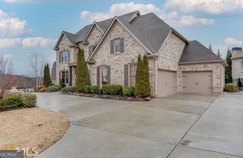 2372 Walkers Glen Ln, Buford, GA, 30519-9221 | Card Image